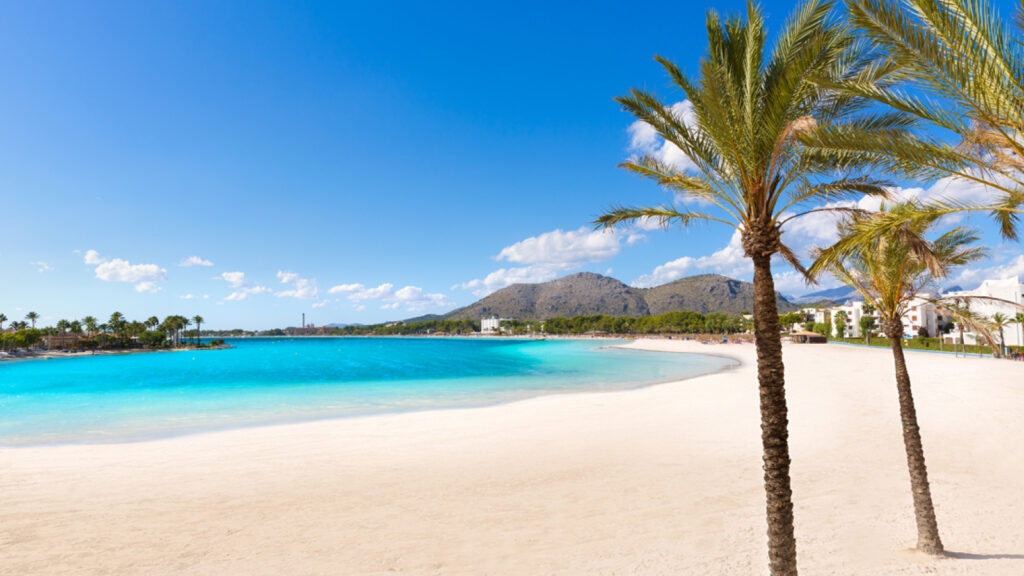 Weather in Puerto de Alcudia all year round